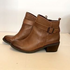 Vince Camuto size 6 boots.